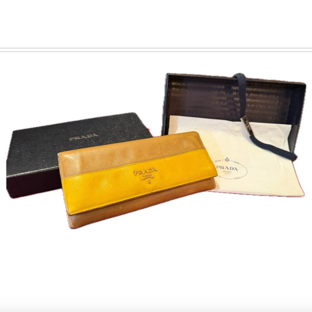 Vintage Prada Leather Wallet | Authentic | Original Box & Packaging